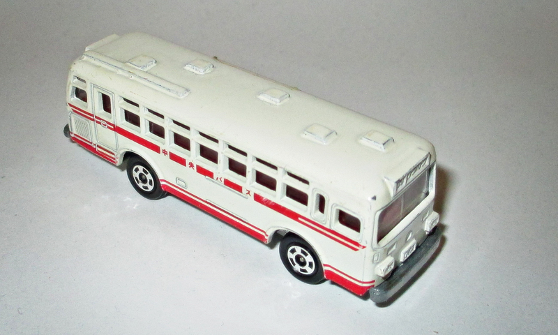 Illustration for article titled Land of the Rising Sun-Day: Tomica Fuso Chuo Bus